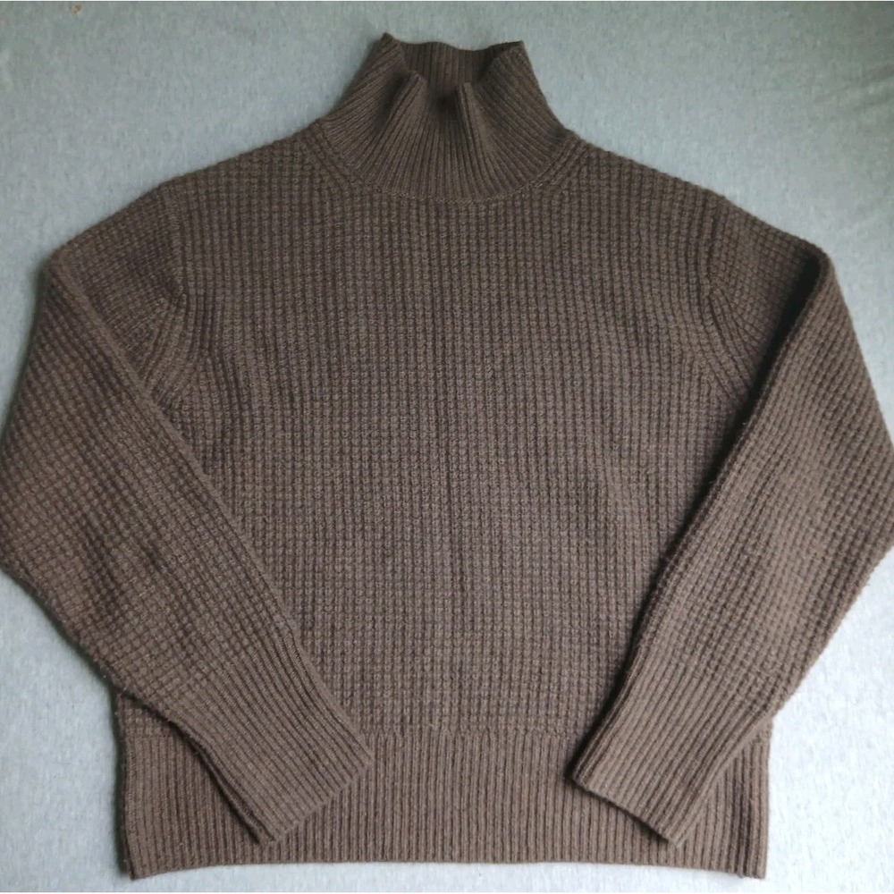 White Warren Cashmere Sweater Medium Waffle Knit Pullover Turtleneck Cozy Luxury